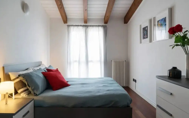 Large apartment in Milan center