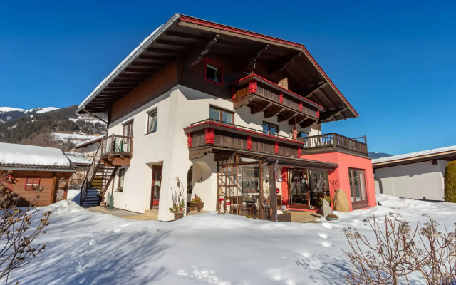 Apartment in Bramberg am Wildkogel with a garden