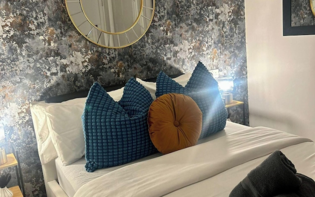 Elegant 2-bed Home - Prime City Centre Location