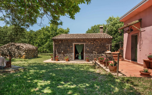 Hill-View Villa in Maletto with Garden