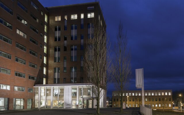 Отель Amsterdam ID Aparthotel Нидерланды, Амстердам - 4 отзыва об отеле, цены и фото номеров - забронировать отель Amsterdam ID Aparthotel онлайн вид на фасад
