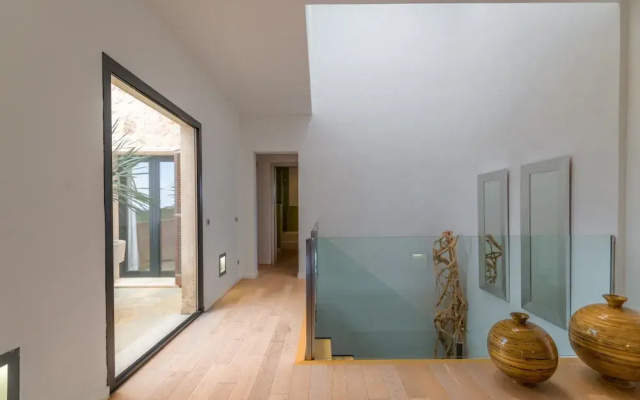 Sa Canoveta With Designer Kitchen