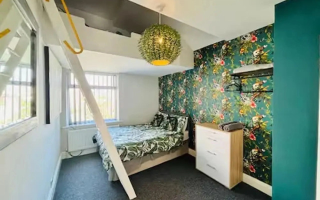 Blackpool Bliss Spacious 4 Bedroom House