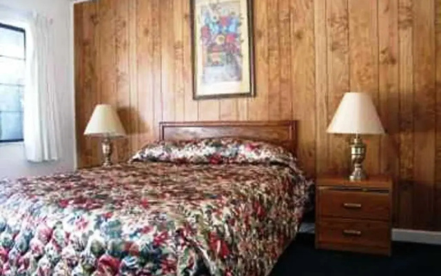 Mother Lode Lodge