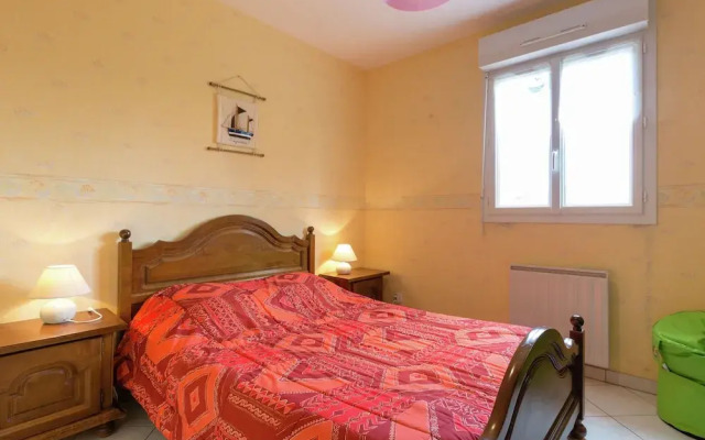 Lovely Holiday Home With Private Garden in Normandy