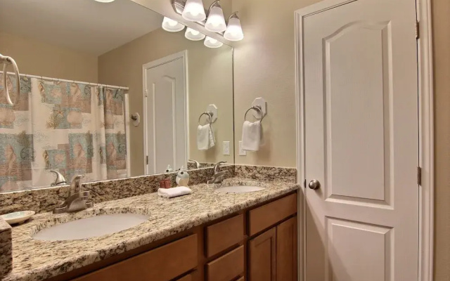 Wait-N-Sea 3Br Home