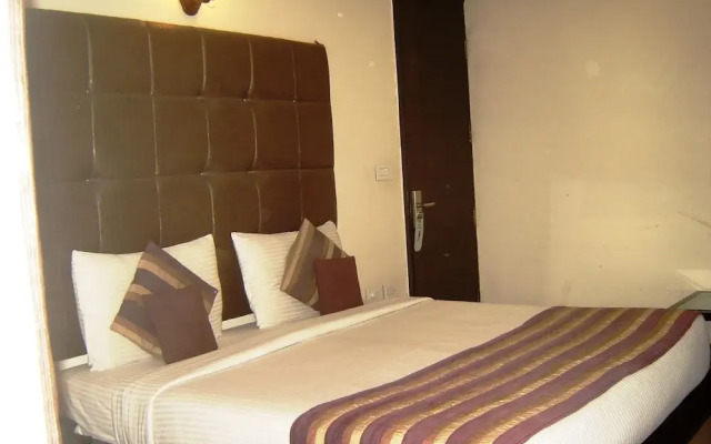 Hotel Anand Retreat