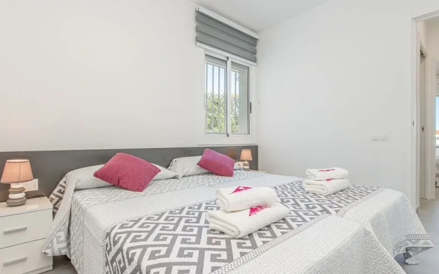Spacious Apartment in Empuriabrava With Private Garden