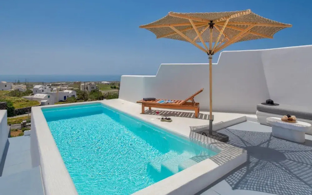 Megalochori 1-bed Villa, Sleeps 3, Pool & Parking