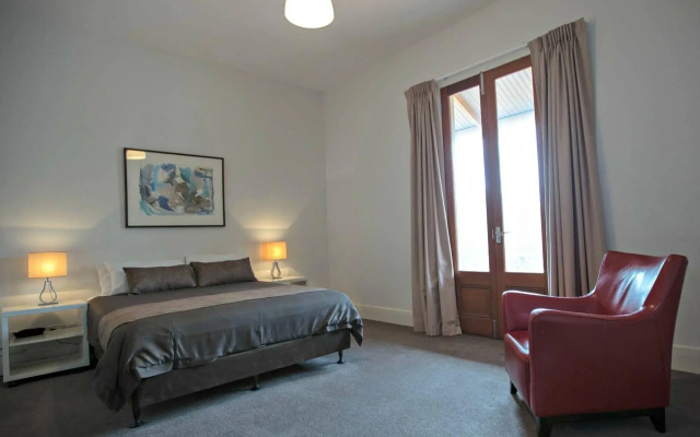 Specialty Accommodation – Adelaide Dress Circle Apartments