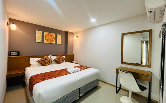 Top High Airport Link Hotel