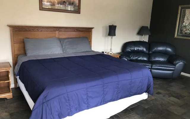 The Tompkinsville Inn