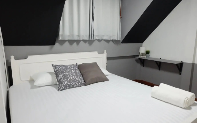 Manii hostel Asoke