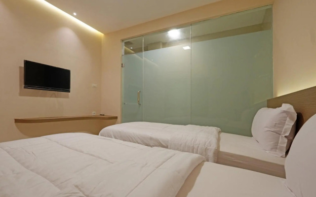 RedDoorz Plus near Java Mall Semarang