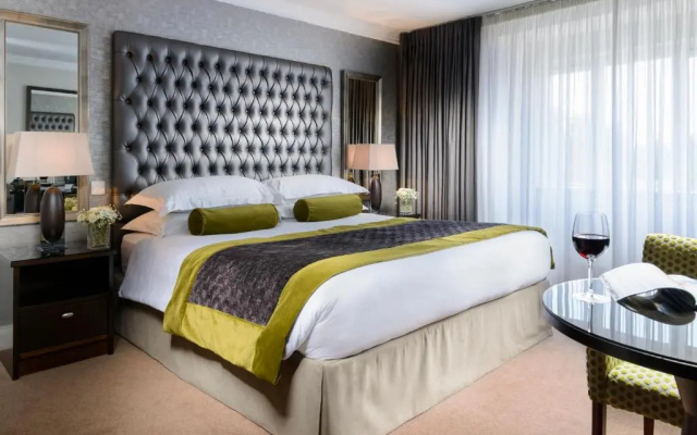 Killarney Oaks Hotel