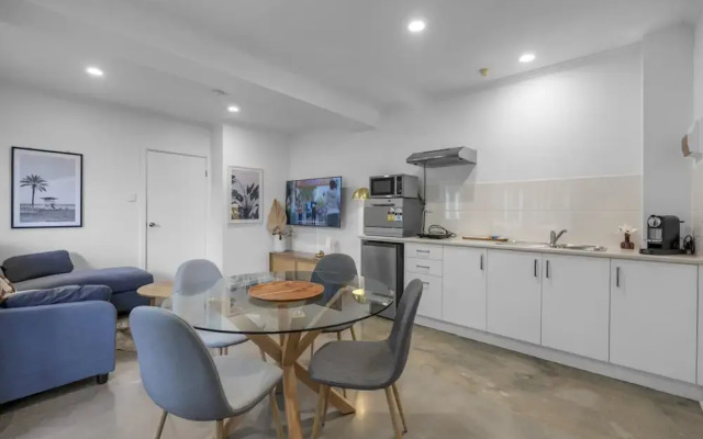 Bright 1-bed Unit With Balcony in Central Adelaide