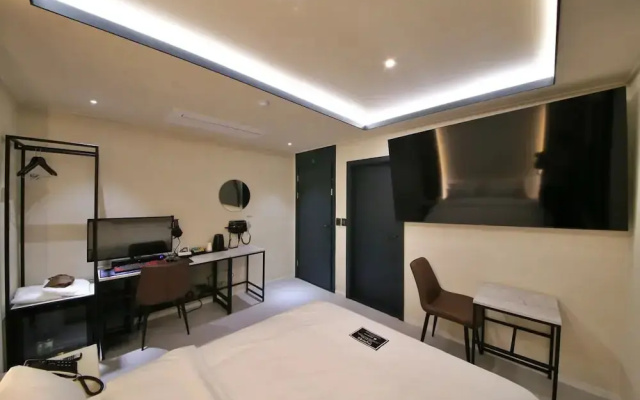 HOTEL141