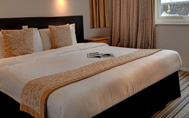 Muthu Queens Hotel