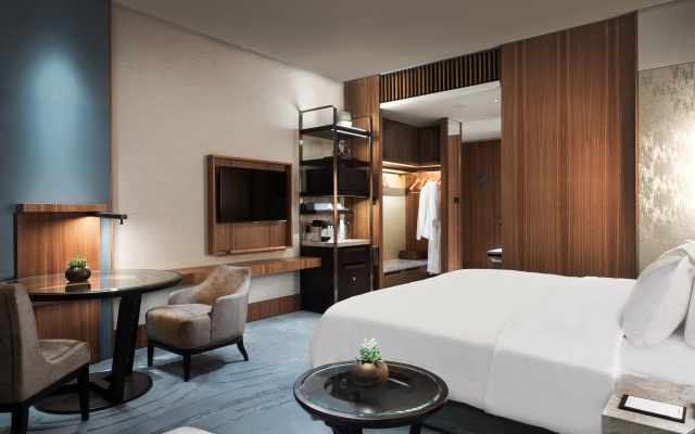 Kerry Hotel Hong Kong by Shangri-la