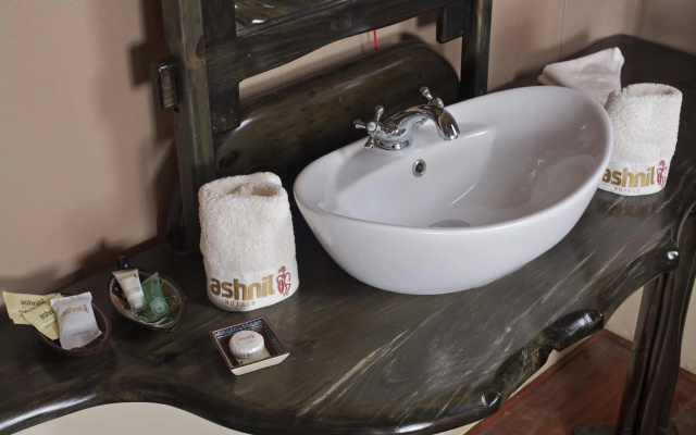 Ashnil Mara Camp