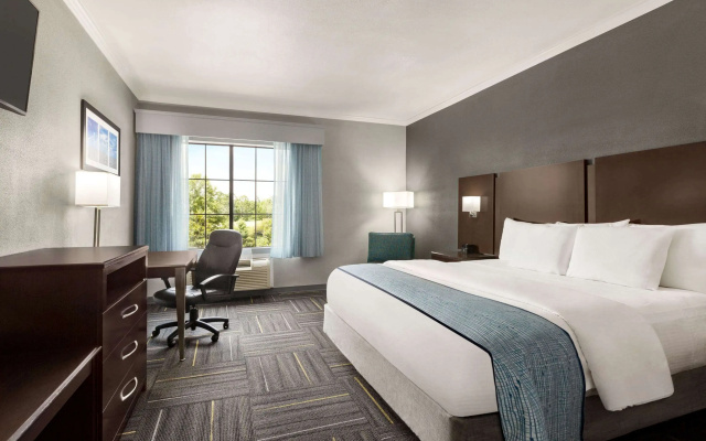 La Quinta Inn & Suites by Wyndham Dublin