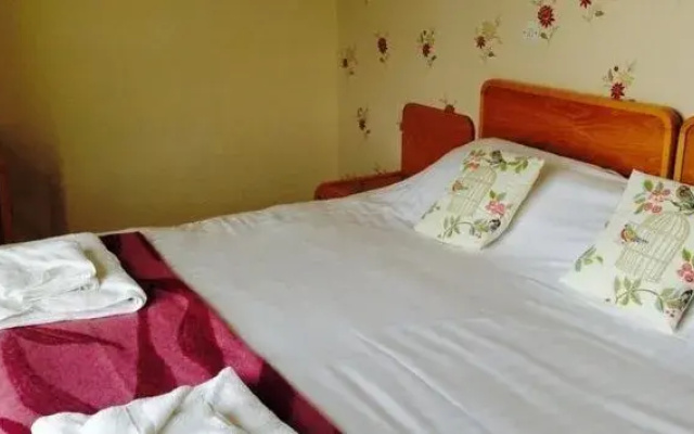 Helme Park Hall Hotel