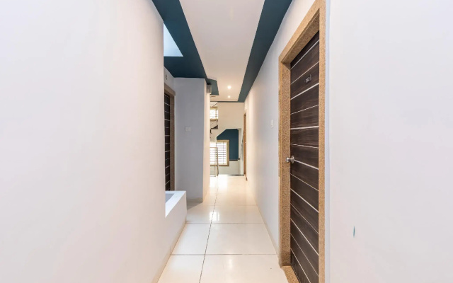 SilverKey Executive Stays 77177 Chikitsak Nagar