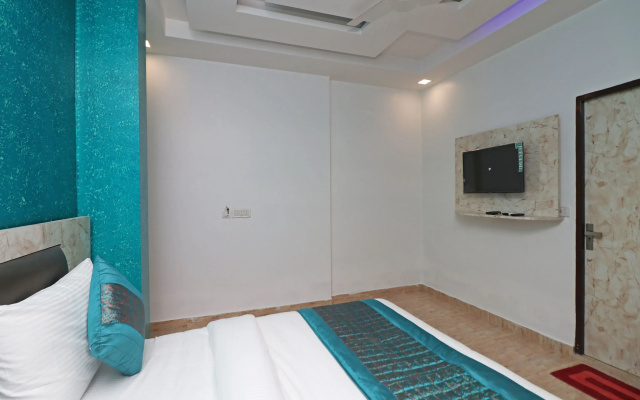 OYO 12191 Hotel Airlift