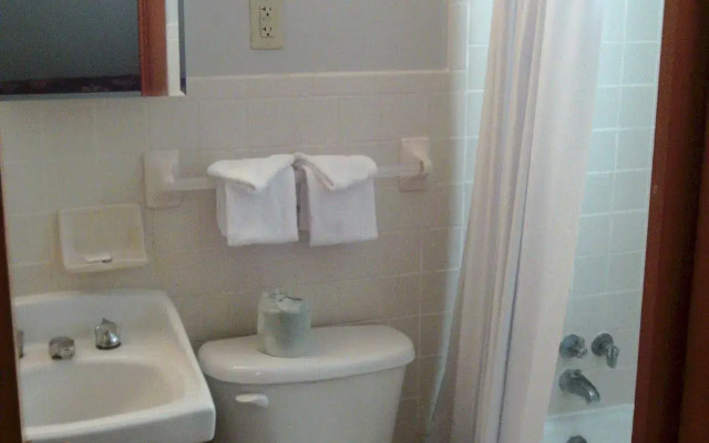 2nd Street Inn & Suites