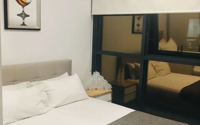 Mid City apartment