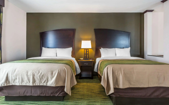 Comfort Inn & Suites Moore - Oklahoma City