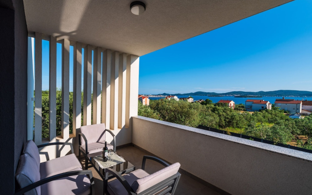 Apartment Vista Mare 2 With Heated Pool