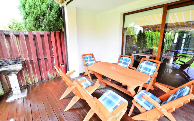 Comfortable Holiday Villa, Private Garden
