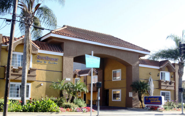 Sunburst Spa & Suites Motel 0