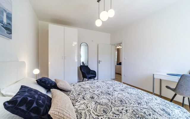 Janie in Splitska With 4 Bedrooms and 2 Bathrooms