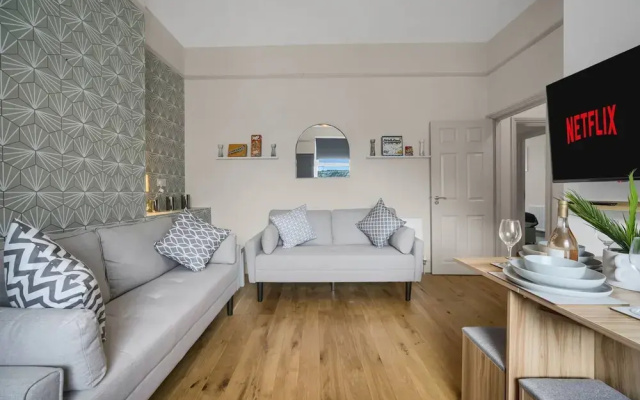Free Parking Fast Wifi 2 Min to Cardiff City