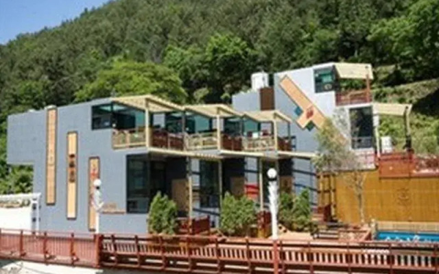 Sea and Valley Pension