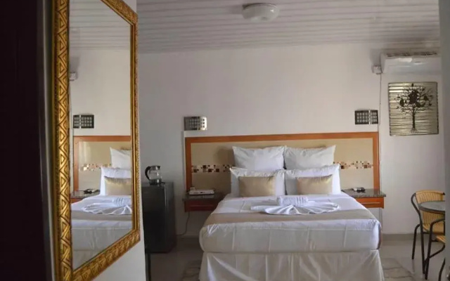 Crown Guest Lodge