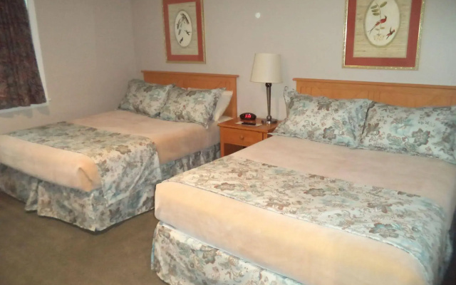 Colonial Valley Motel