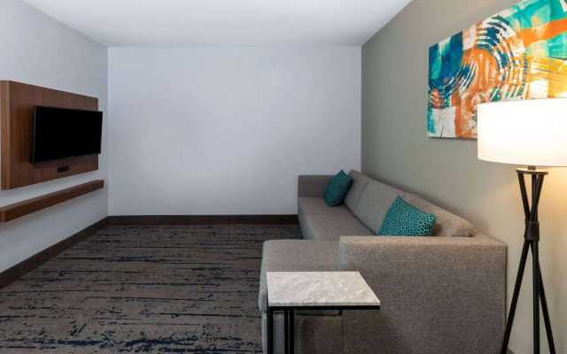 La Quinta Inn & Suites by Wyndham Dallas - Frisco Stadium