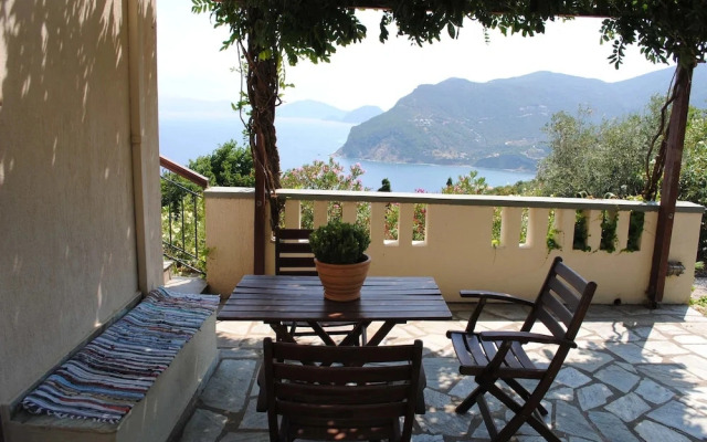 Stolios Skopelos - Euterpe Split Level Gem