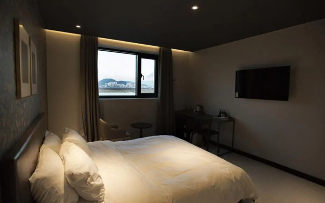 Brown Dot Myeongji