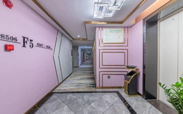 Guihe Yue Hotel(Guest World Plaza, Guigang High-speed Railway Station)
