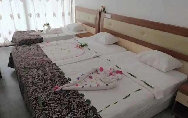 Vi̇va Beach Hotel