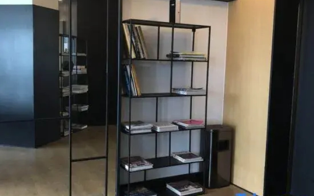 Sfeel Designer Hotel (Chengdu South Railway Station Branch)