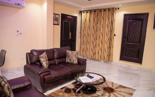 2 Bed Furnished Apartment - Wifi, Aircon, Parking
