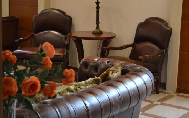 Elena Hotel