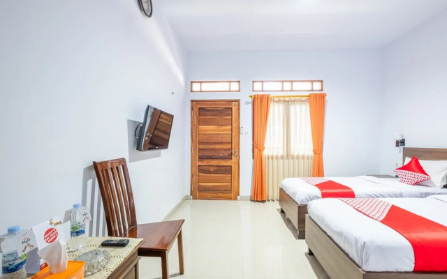 OYO 943 Hotel Azalea Syariah