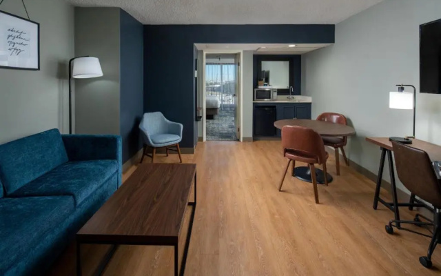 Four Points by Sheraton Suites Tampa Airport Westshore