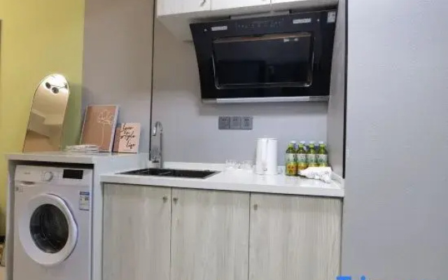 Youjian Homestay (Xiaoxigou Subway Station)